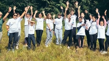 Sute de copii au participat la evenimentul internațional Youth at the Top, care s-a desfășurat și în Munții Rodnei