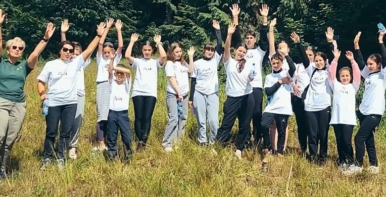 Sute de copii au participat la evenimentul internațional Youth at the Top, care s-a desfășurat și în Munții Rodnei