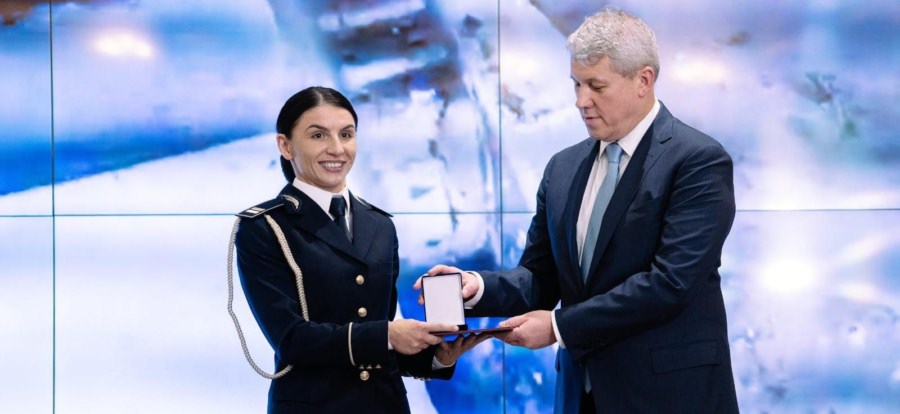 Emblema de onoare a MAI pentru o polițistă de frontieră din cadrul ITPF Sighet