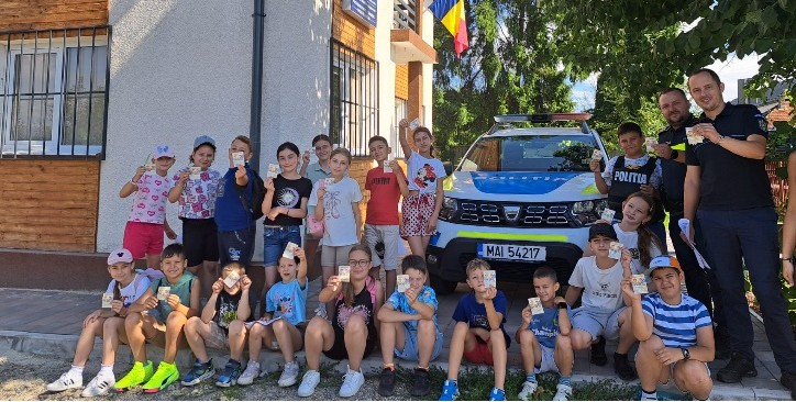 Polițiști la taifas cu copiii