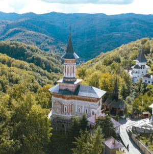 Centenarul Mănăstirii Rohia: Simpozioane, slujbe și manifestări culturale dedicate celor 100 de ani de viață monahală
