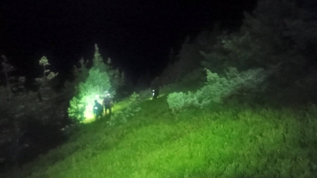 Salvamontiștii au plecat în căutarea a doi ucraineni rătăciți pe munte și au găsit un altul. Din nou au primit informații false despre cei doi