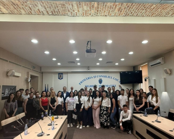 Primăria Sighetu Marmației a primit în practică 50 de studenți