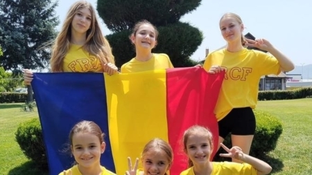 Sportiva de performanță Simina Foltoș, alături de colegele sale de la C.S. Red&Black Dance, fac parte din lotul național de fitness