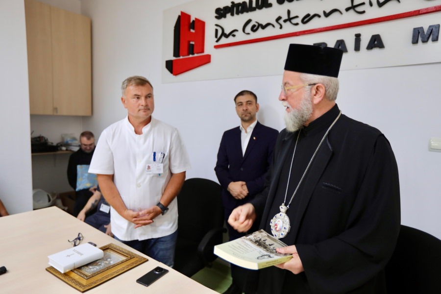 PS. Părinte Iustin, prezent la evenimentul învestirii în funcția de manager interimar a Domnului Dr. Rareș Pop, la Spitalul Județean de Urgență „Constantin Opriș” Baia Mare