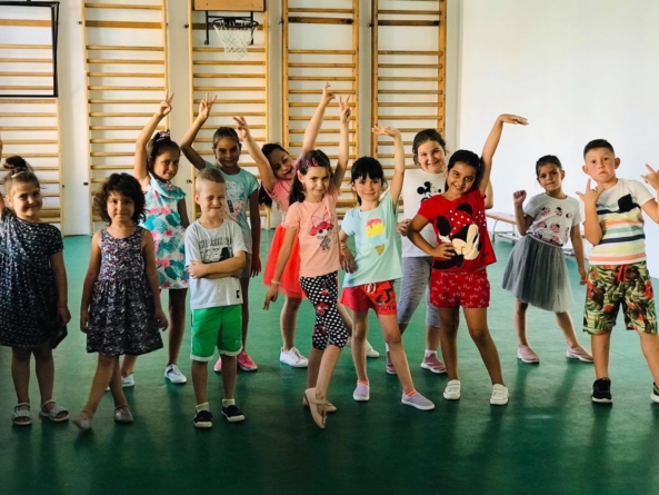 Clubul de dans sportiv „Galactic Dance” organizează o tabără pentru copii