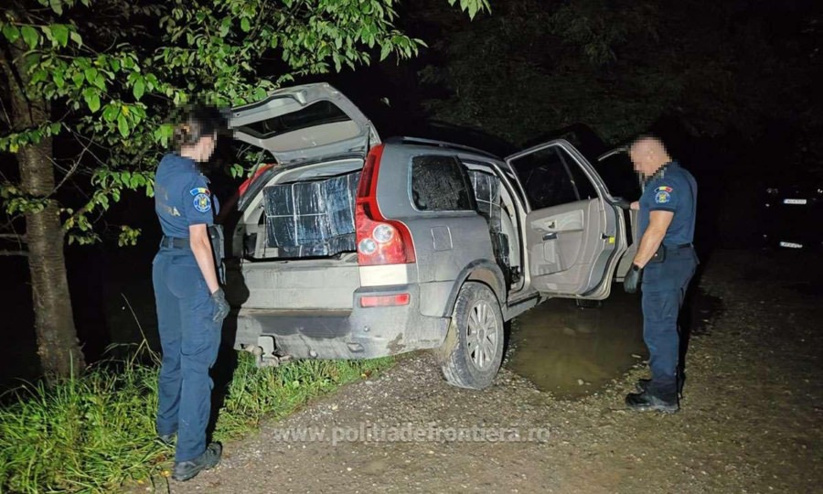 Țigări de contrabandă de aproape 295.000 de lei găsite într-o mașină la Sighet. Șoferul a reușit să fugă