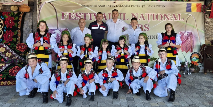 Ansamblul folcloric „Berbeștenii”, premiat la Festivalul Concurs „Laleaua Pestriță de Grindeni”