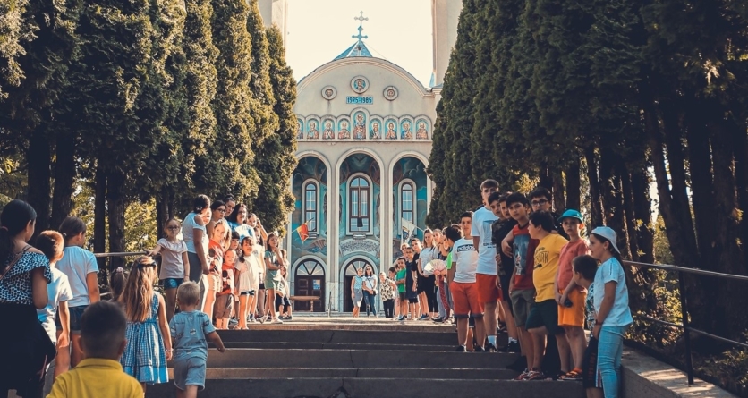 În Parohia Satu Nou de Sus va avea loc o nouă ediţie „Tabără în satul meu”
