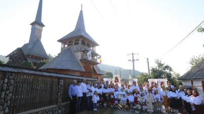 Biserica de lemn din Rozavlea – Șesu Mănăstirii a fost sfințită în această duminică