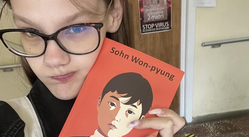 „Legături literare”: Eleva Daria Maria Șiman înființează un club de carte la Biblioteca „Laurențiu Ulici” din Sighetu Marmației