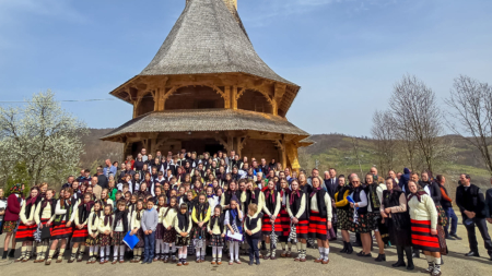 „Glasuri îngerești spre cer se înalță”: Concert de pricesne la Mănăstirea „Cuvioasa Parascheva” din Strâmtura