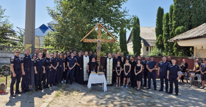 Troiță în amintirea tinerilor polițiști Rareș și Bogdan, la un an de la tragedia din Târgu Lăpuș