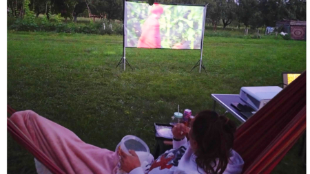 Proiecție de film în aer liber la Sarasău