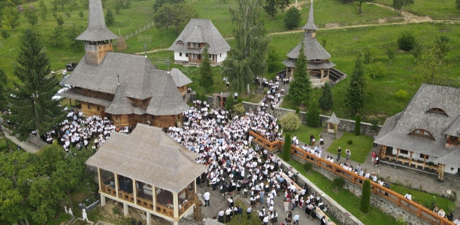 Lume multă la hramul Mănăstirii Botiza