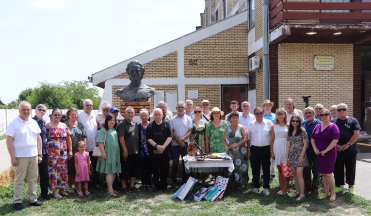 Autori băimăreni premiați la Festivalul Internațional de Poezie „Drumuri de spice” de la Uzdin, Voivodina