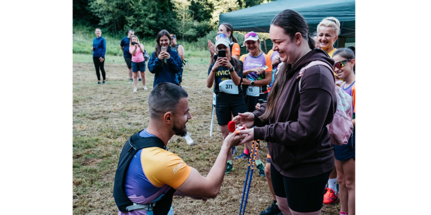 Moment emoționant la Mogoșa Everesting: Cursa a început cu o cerere în căsătorie