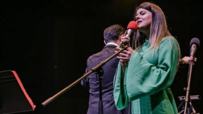 Îndrăgita Maria Mihali va încânta publicul în concertul extraordinar „Pop Simfonic la Catedrală” din Oradea