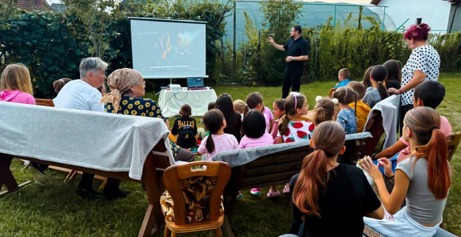 Seară de film pentru copii la casa parohială din Săcălășeni