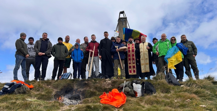 Parastas pe Vârful Pop Ivan din Munții Maramureșului