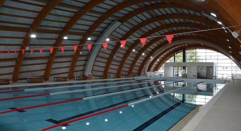 Cursuri de înot la bazinul didactic Fărcașa: inițiere, începători, intermediari pentru copii și adulți