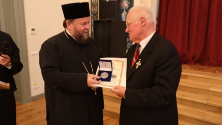 Prof. Gheorghe Gh. Pop a lansat culegerea de cântece religioase și colinde „Cânta-voi Dumnezeului meu”