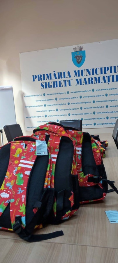Aproape 350 de copii din Sighetu Marmației vor primi ghiozdane echipate în prima zi de școală