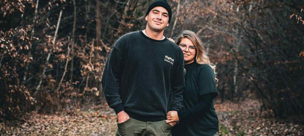 Rădăcini în Fărcașa, aripi în toată lumea: Povestea Marei și a lui Adi, tinerii care au renunțat la siguranța unui job pentru a-și urma visul