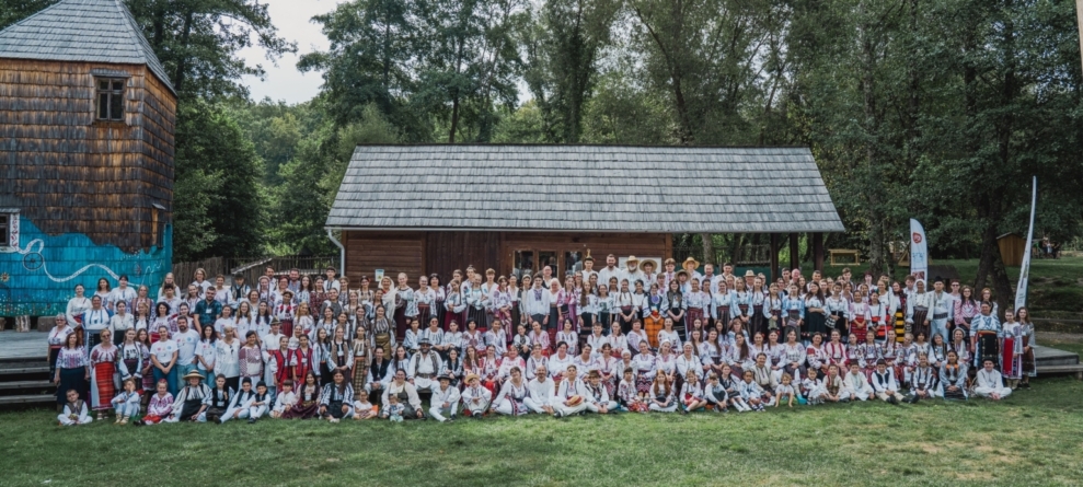 Cine sunt elevii maramureșeni premiați la faza națională a Olimpiadei „Meşteşuguri artistice tradiţionale”