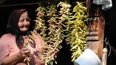 Păstăile pe ață – gustul copilăriei și al vremurilor de demult