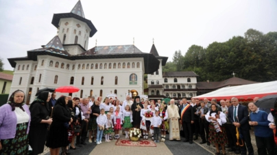 PS Părinte Iustin a târnosit biserica Parohiei Moisei III – Izvorul Negru