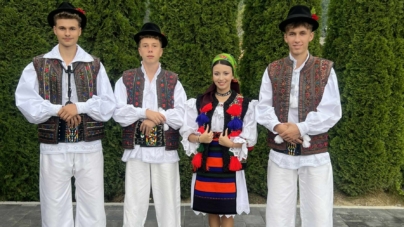 Grupul Voievozii din Bogdan Vodă aduc voie bună și transmit mai departe folclorul maramureșean