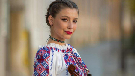 Georgiana Cenan-Pintzoi cucerește publicul cu vioara sa: „Muzica, pentru mine, nu este doar o profesie, ci un mod de a trăi”