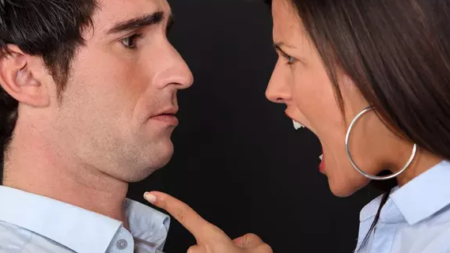 Accident minor, corecție majoră: șofer bătut de o maramureșeancă supărată