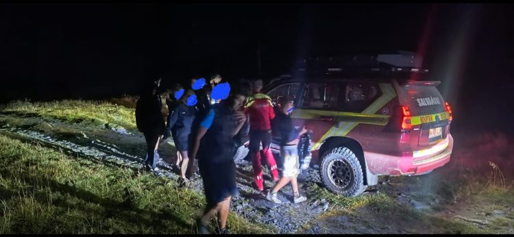 11 persoane rătăcite, printre care 9 copii, salvate de echipele Salvamont Maramureș