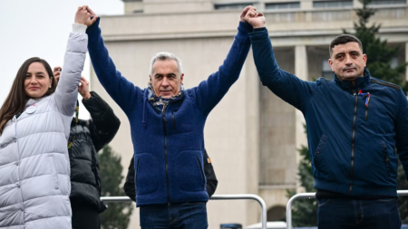 Suveraniștii anunță guvernul PSD-AUR, pe Facebook și la TV