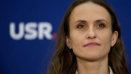 Ministrul Oana Țoiu a demonstrat, la TVR Info, cum poate un diplomat să devină viral