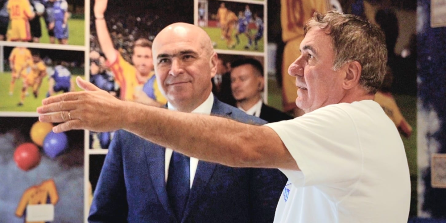 Premierul României, vizită surpriză la Academia Hagi de la Ovidiu