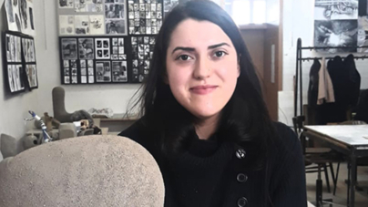 Ceramista Andreea Maria Stoff vă invită la vernisajul expoziției „Glissando”