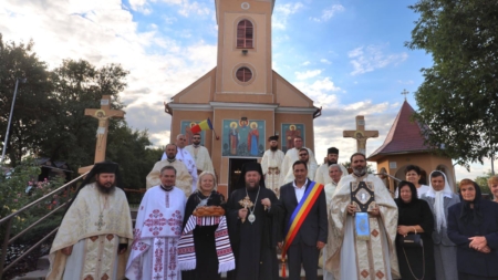 PS Părinte Timotei Sătmăreanul a slujit în mijlocul credincioșilor Parohiei „Sfinții Arhangheli Mihail și Gavriil” din localitatea Cig