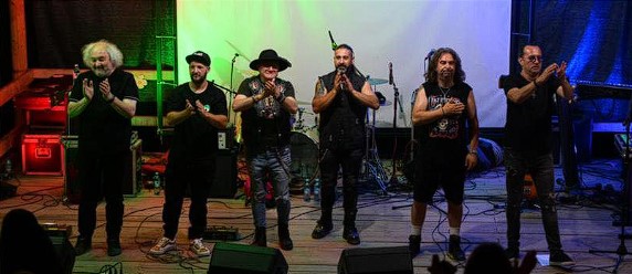 Trupa Compact va concerta la Curtuiușu Mare