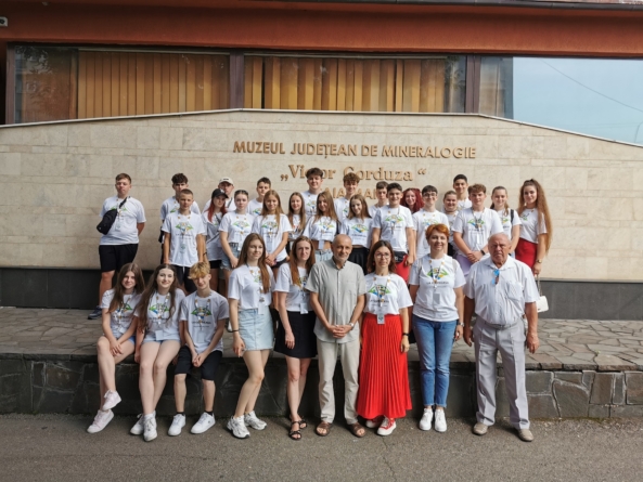 Participanți la tabăra internațională “La Corneasa”, în vizită la Muzeul Județean de Mineralogie „Victor Gorduza” din Baia Mare