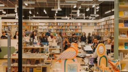 Club de carte pentru adulți la librăria Cărturești