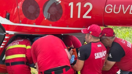 Operațiune de salvare într-o zonă greu accesibilă din Maramureș. A intervenit și elicopterul SMURD