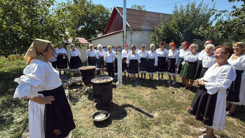 Zi tradițională de „mers cu lucru” în cadrul grupului de creație al Centrului de Zi Caspev Baia Mare