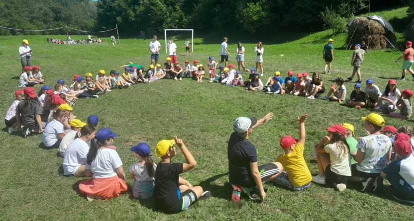 Copii și tineri din șase parohii ale Protopopiatului Lăpuș au participat la cea de-a IV-a ediție a Taberei de vară „Credință, rugăciune și comuniune”