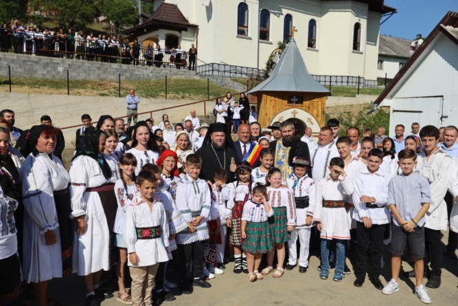 PS. Părinte Timotei Sătmăreanul a săvârșit Paraclisul Maicii Domnului la Parohia din localitatea Larga