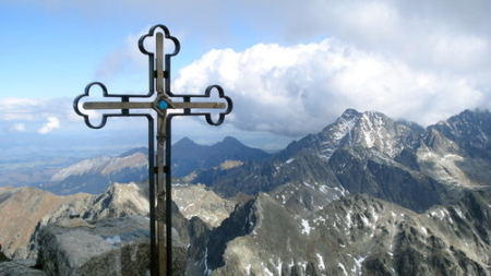 Pentru iubitorii turismului montan, Munții Tatra oferă destinații superbe pentru drumeții