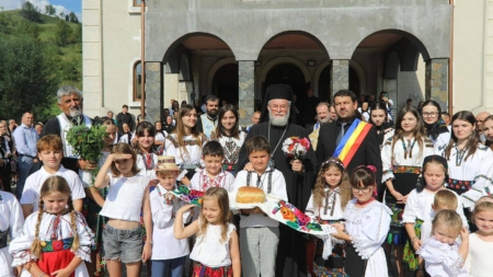 PS. Părinte Iustin a săvârșit Paraclisul Maicii Domnului la Parohia Ortodoxă „Sfinții Apostoli Petru și Pavel” din Ungureni