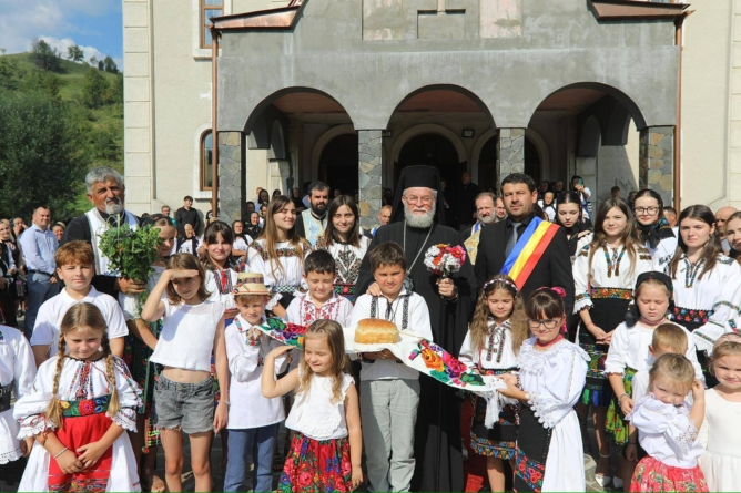 PS. Părinte Iustin a săvârșit Paraclisul Maicii Domnului la Parohia Ortodoxă „Sfinții Apostoli Petru și Pavel” din Ungureni